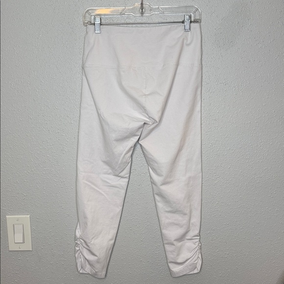 Soft Surroundings White Cropped Ruched Leg Leggings Size Small - Picture 7 of 8